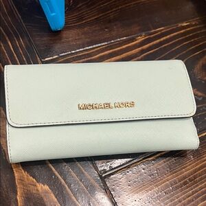 Michael Kors Mint Wallet